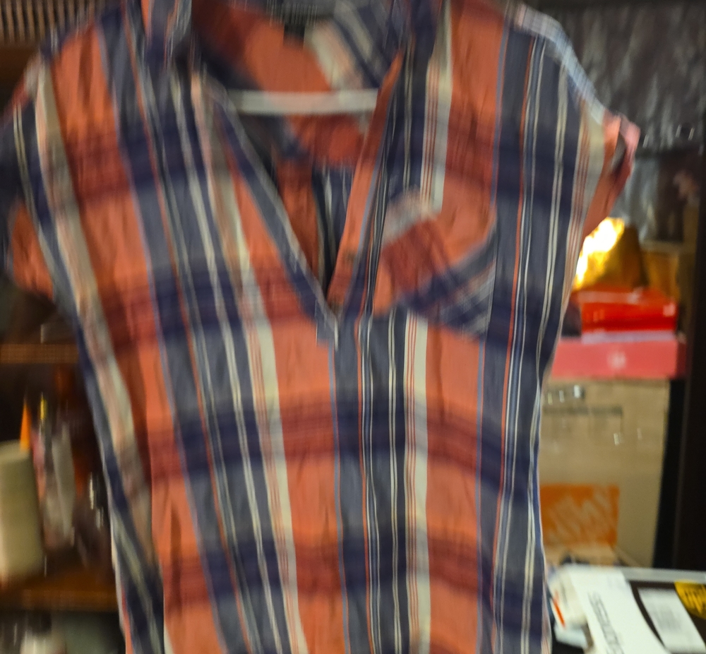 Rock & Republic Short-Sleeve Button-Front Shirt in Navy & Rust